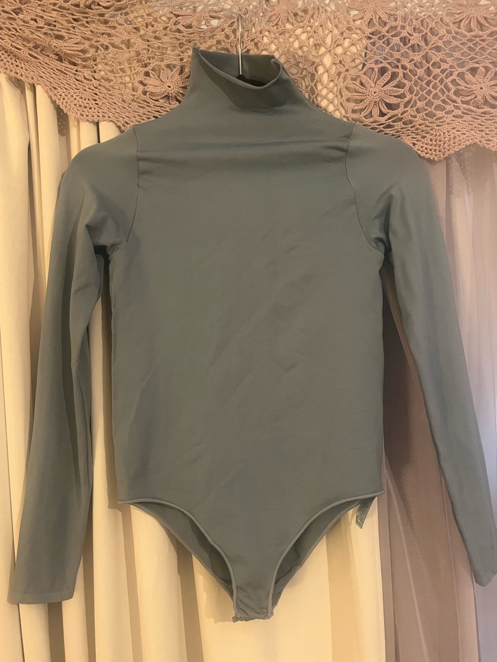 Skims Boue Mockneck bodysuit Large
